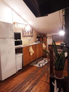 Küche/Küchenzeile in der Unterkunft Beautiful cozy loft apartment #2