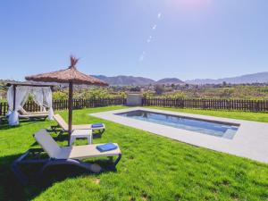 The swimming pool at or close to Cubo's Casita el Bancal