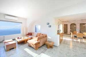 A seating area at Villa Fos