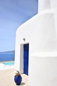 The swimming pool at or close to Villa Fos