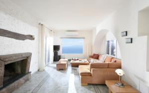 A seating area at Villa Fos