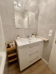 Koupelna v ubytování Apartment Cocooning Near La Rochelle