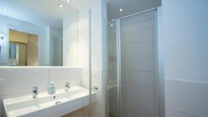 Gallery image of Ferienwohnung Sonnensegler Wohnung 220 in Baabe +16 photos