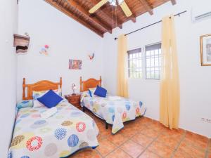 Giường trong phòng chung tại Cubo's Casa El Recreo de La Abuela +46 ảnh