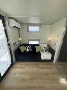 ALMALO Floating House - Casa Galleggiante客房内的一张或多张床位