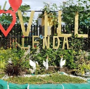 Ein Garten an der Unterkunft Villa Lenda Resort - San Manuel, Pangasinan