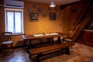 A seating area at L'angolo nascosto
