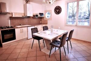 Mynd úr myndasafni af Loft 101 - Central, Terrasse privée, Cachet de l'ancien í Montluçon
