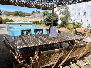Zdjęcie z galerii obiektu Grande maison de village avec piscine w mieście Sainte-Marie-de-Ré