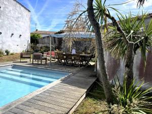 Zdjęcie z galerii obiektu Grande maison de village avec piscine w mieście Sainte-Marie-de-Ré