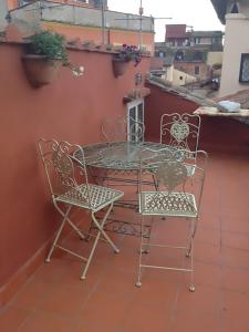 A balcony or terrace at Nido tra le cupole, terrazza panoramica, Wi-Fi , AC