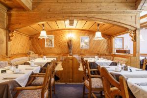Posezení v ubytování Hotel Alpenroyal
