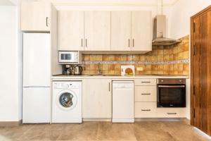 A kitchen or kitchenette at Apartamento Atalaya Golf