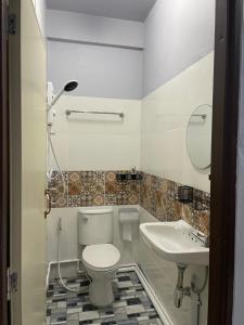 A bathroom at เส้นดี โฮสเทล Sendee Hostel