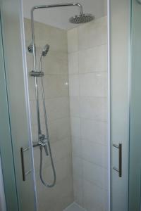 Et badeværelse på Apartmani Villa Ana, Sibenik - Brodarica