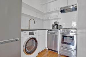 Gallery image of Williamsburg 1br w wd nr Domino Park NYC-968 in Brooklyn