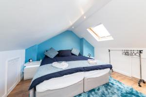 Gallery image of Favourite by couple and group of 3 Cosy Apartment Close to City Centre in Reading