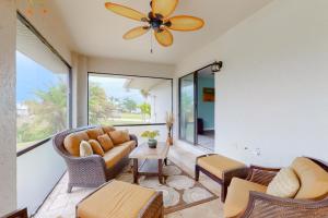 Χώρος καθιστικού στο Magnolia Way Retreat