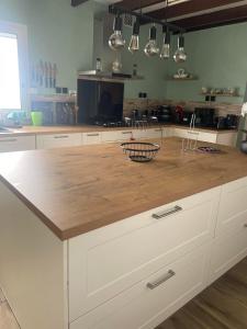 Η κουζίνα ή μικρή κουζίνα στο Entre Volcan et Montagnes +5 φωτογραφίες