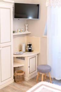 A kitchen or kitchenette at Affittacamere Irene