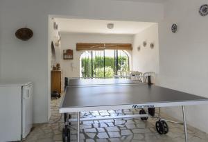 Stolný tenis v ubytovaní Vista Bahía alebo v jeho okolí