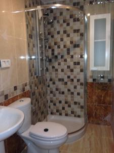 A bathroom at Encanto de Aragón