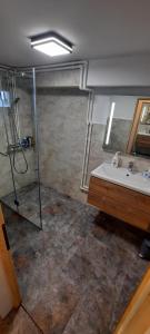 Ένα μπάνιο στο Rivr House Bucovina