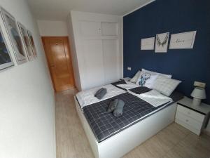 Postel nebo postele na pokoji v ubytování MILA Słoneczny Apartament w Torrevieja Centrum