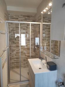 A bathroom at Maddalena House
