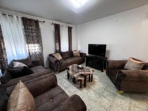 אזור ישיבה ב-Naji's House in Bethlehem-Full apartement
