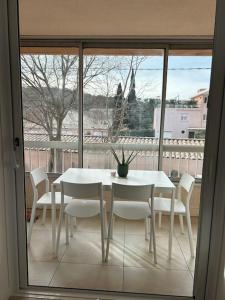 Balkon lub taras w obiekcie Joli Studio à Sanary-sur-Mer