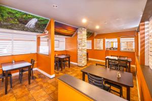 Fotografie z fotogalerie ubytování Econo Lodge Miramichi v destinaci Miramichi