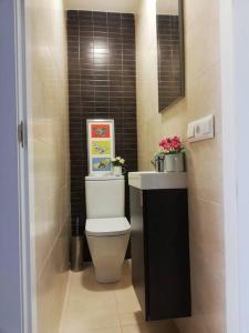 Zdjęcie z galerii obiektu Apartamento para la felicidad w mieście Roquetas de Mar