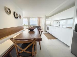 Dapur atau dapur kecil di Appartement Toucan - Grand standing pleine vue mer