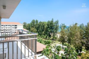 Výhľad na bazén v ubytovaní Seapine Beach Golf and Resort Hua Hin alebo v jeho blízkosti