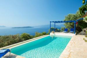 Villa Careva - Beautiful Cozy and Luxury Villa tesisinde veya buraya yakın yüzme havuzu