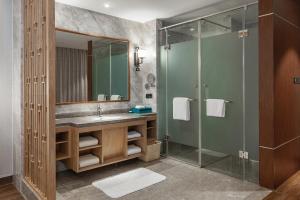 Ванная комната в Sanya Dadonghai Seaview Hotel