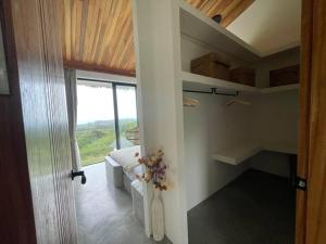 Postel nebo postele na pokoji v ubytování Villa Nour - 3 BR sea view pool villa in Srithanu