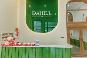 una señal para una tienda de dallil en una habitación en Dahill 196 Dalat, en Da Lat