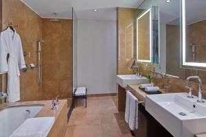 Ванна кімната в The Westin Lima Hotel & Convention Center