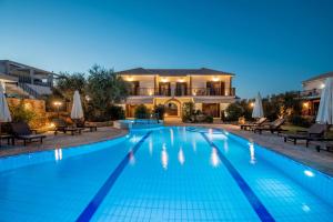 Bazén v ubytování Olive Tree Villas nebo v jeho okolí