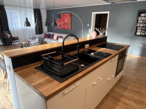 Kuchyň nebo kuchyňský kout v ubytování Ferienwohnung Ricke