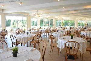 Restaurace v ubytování Hotel Bellevue Beach - sul mare