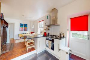 Kuchyňa alebo kuchynka v ubytovaní Charming 1 bedroom apartment in Finsbury Park