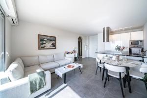 Kuchnia lub aneks kuchenny w obiekcie Baie Roquebrune, Balcon Vue Mer, Parking Gratuit - AO