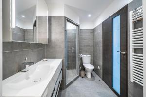 Łazienka w obiekcie Baie Roquebrune, Balcon Vue Mer, Parking Gratuit - AO