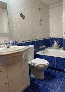 Kúpeľňa v ubytovaní Precioso apartamento en Urbanización Puerto Romano