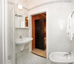 Vannituba majutusasutuses Albergo Garni Orchidea