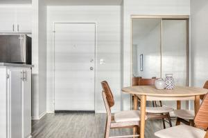 Foto de la galería de Sherman Oaks 1BR nr WF TJ nr Ventura Blvd LAX-538 en Los Ángeles