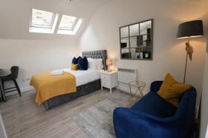 Postel nebo postele na pokoji v ubytování Cosy & Quiet - KING BED, Central, Smart TV